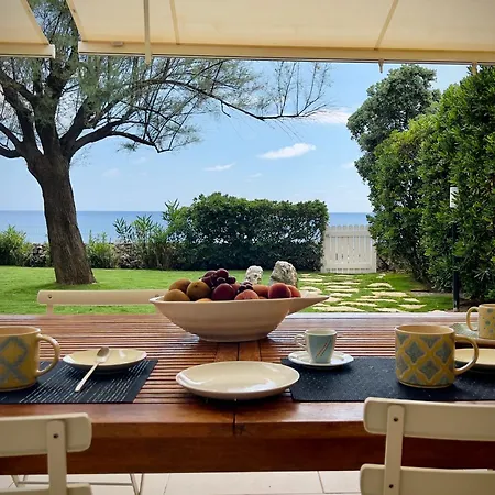 Seaside With Private Garden Dom wakacyjny *