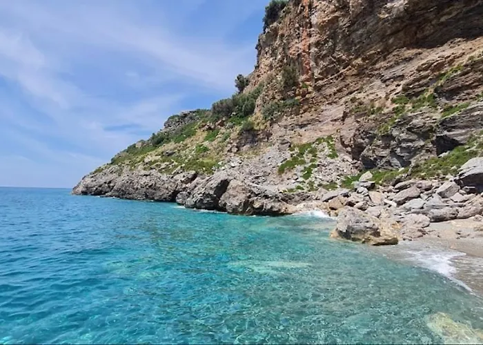 Seaside With Private Garden בית נופש